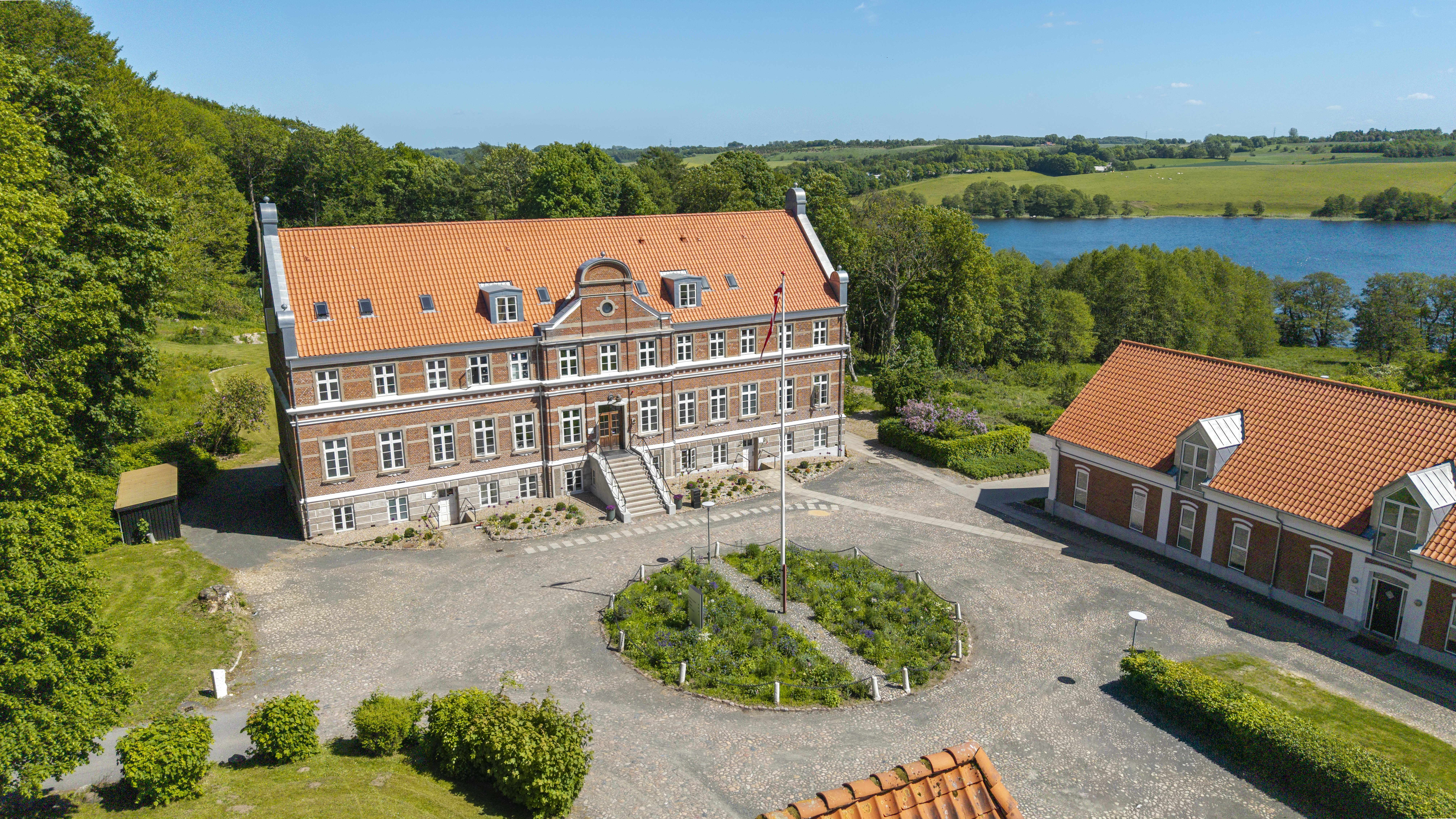 Hovedbygningen 2